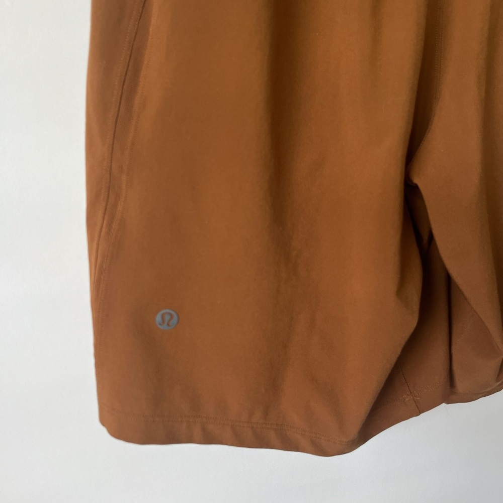Lululemon workout shorts - Picture 4 of 6